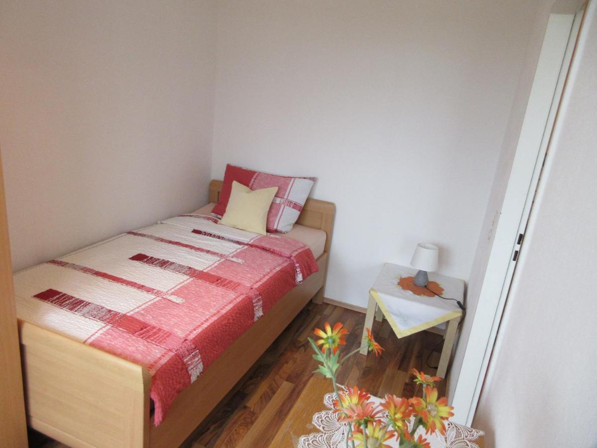 Private Apartment Near Fair Ground Hanovra Exterior foto